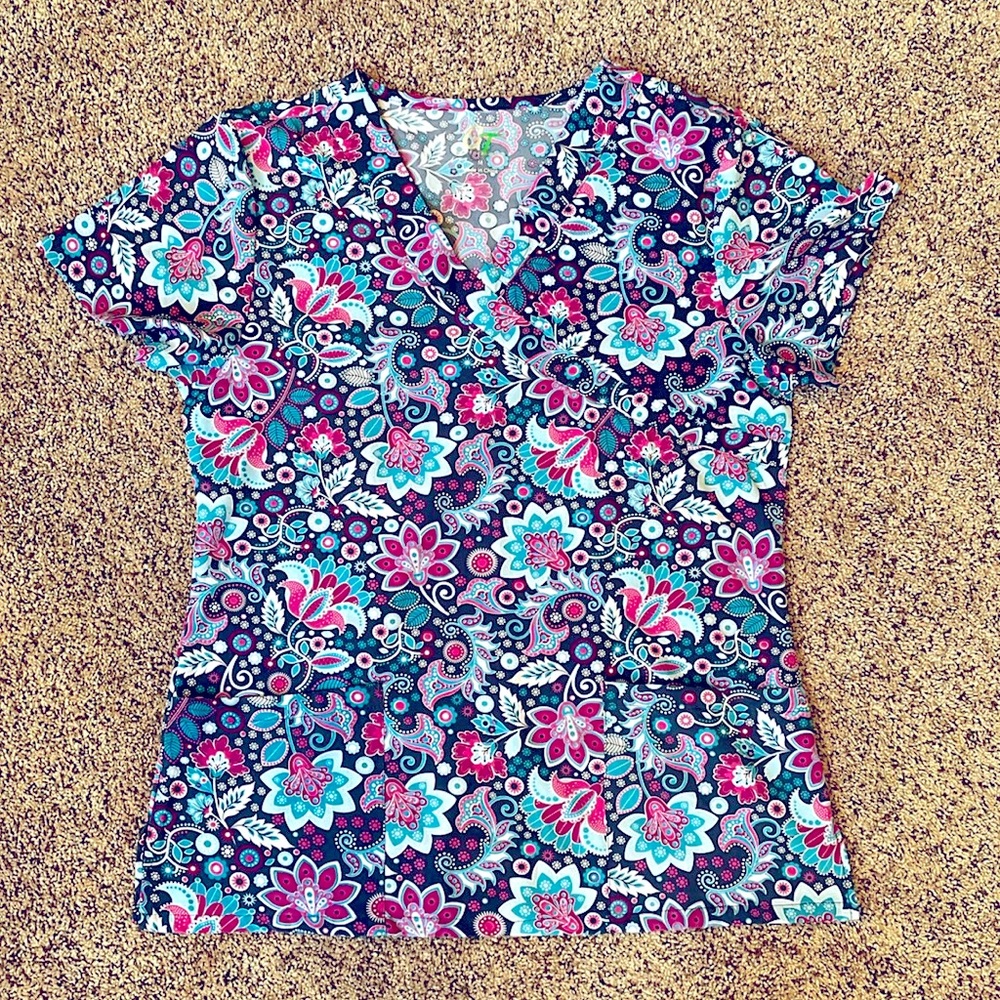 Scrub top. SZ M. Uniform Advantage GT. Like New. Teal blue/green/pink floral